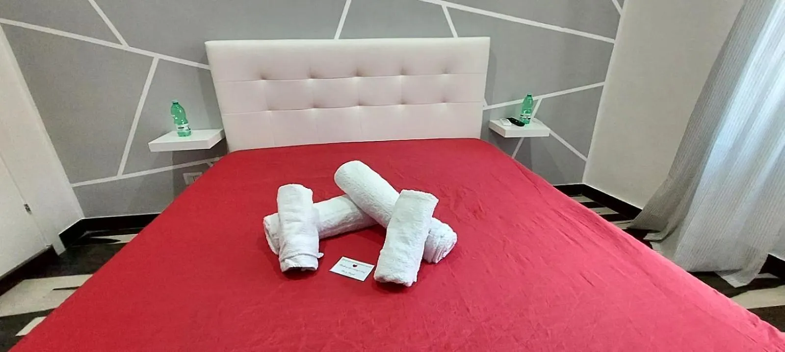 Room Rental Napoli 0*,  Italia